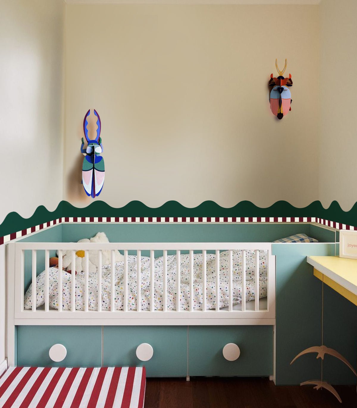 Border Waves Play Moss Green - Wallcolors®