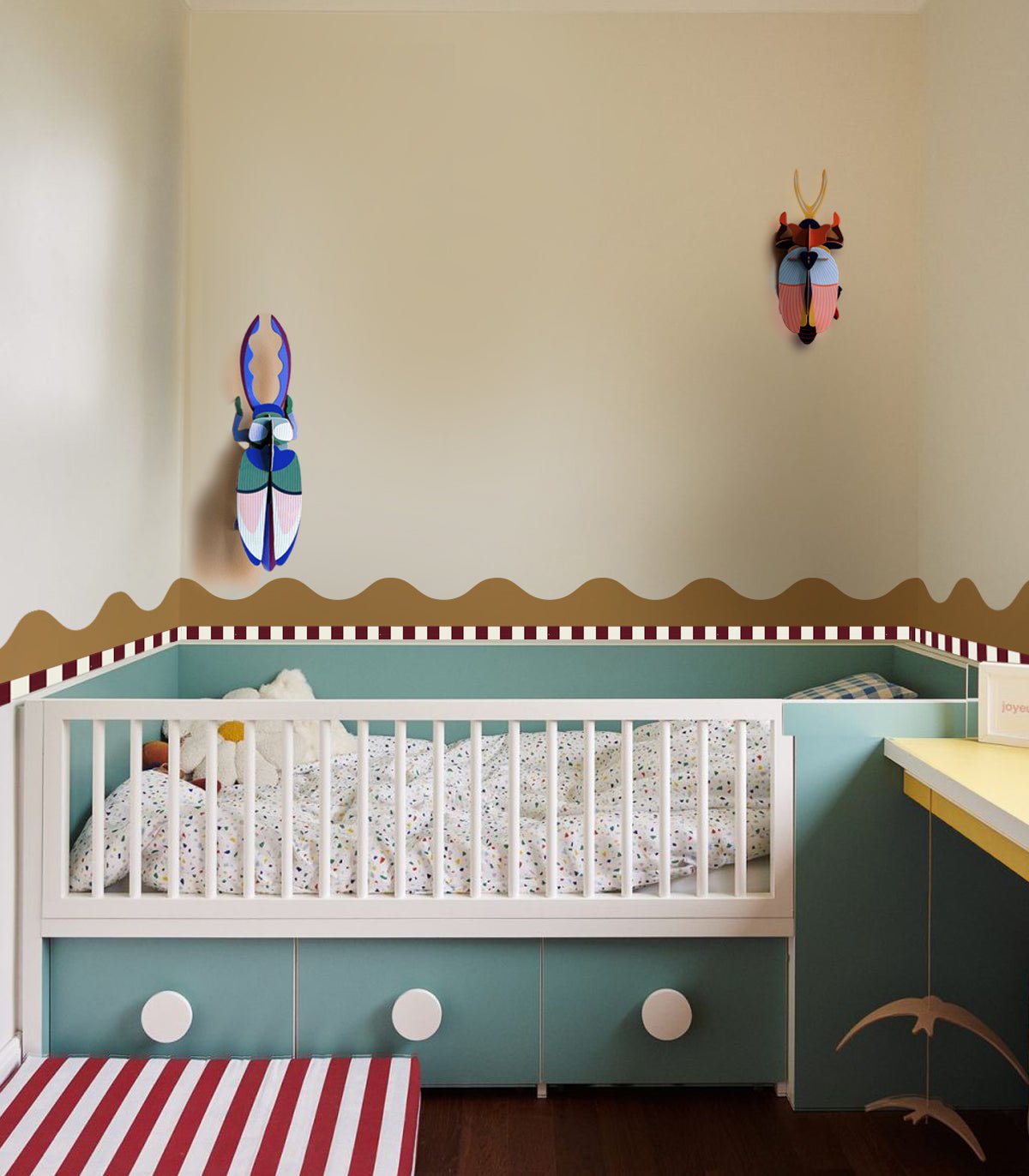 Border Waves Play Honey Amber - Wallcolors®