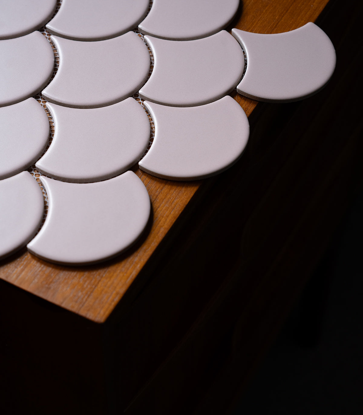 Mozaika fish scale powder pink rose